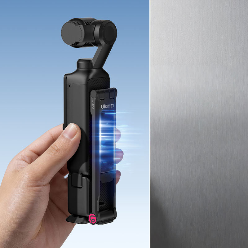 アームを折りたたんだMA66をOsmo Pocketに装着して手に持つメーカー画像